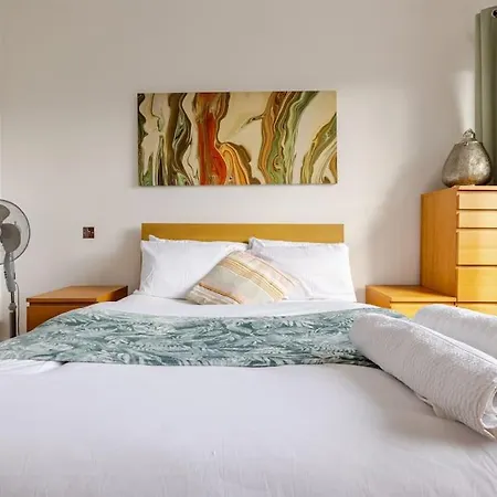 Luxury Apartment Near Canning Town- Free Parking London Exterior photo