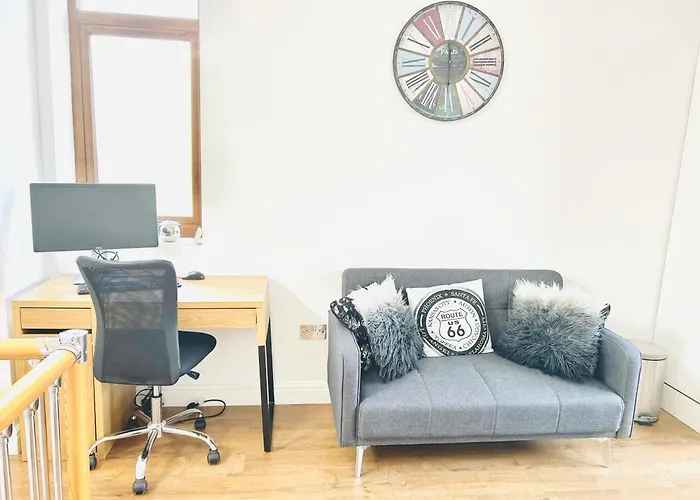 Luxury Apartment Near Canning Town- Free Parking